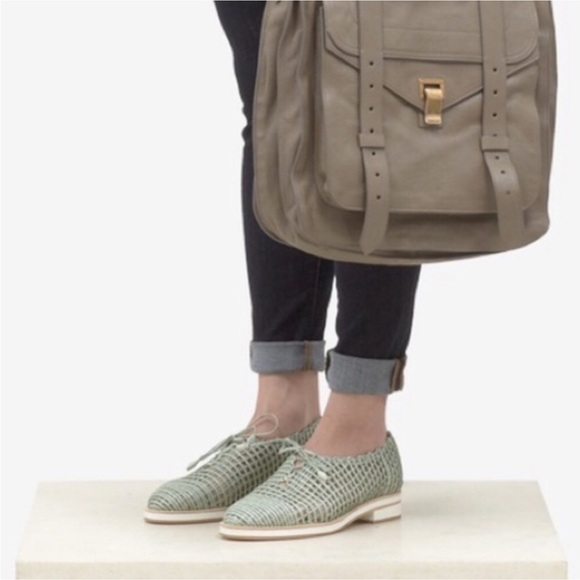 Stuart Weitzman Jazzygirl like NEW Gray Woven Oxford Shoes EUC - Picture 10 of 11